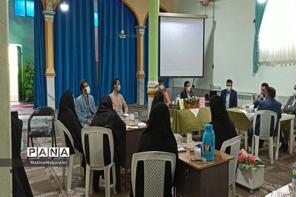 جلسه هم‌اندیشی مدیران متوسطه دوم کاشمر
