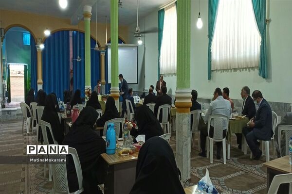 جلسه هم‌اندیشی مدیران متوسطه دوم کاشمر