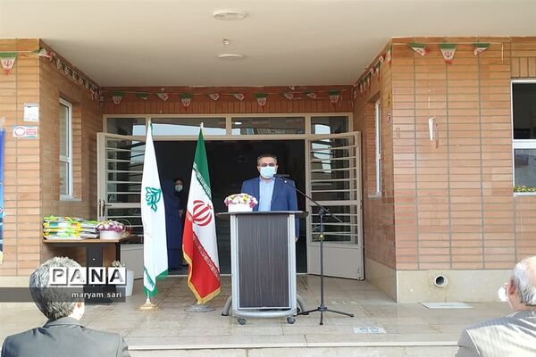 برگزاری مراسم نمادین برافراشته شدن پرچم جمهوری اسلامی ایران در شاهین شهر
