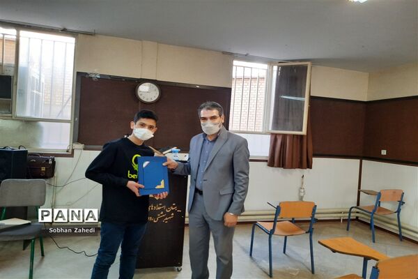 تقدیر از دانش‌آموزان مدرسه شهید بهشتی رودهن