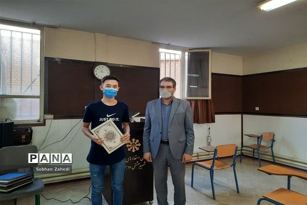 تقدیر از دانش‌آموزان مدرسه شهید بهشتی رودهن