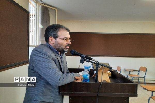 تقدیر از دانش‌آموزان مدرسه شهید بهشتی رودهن