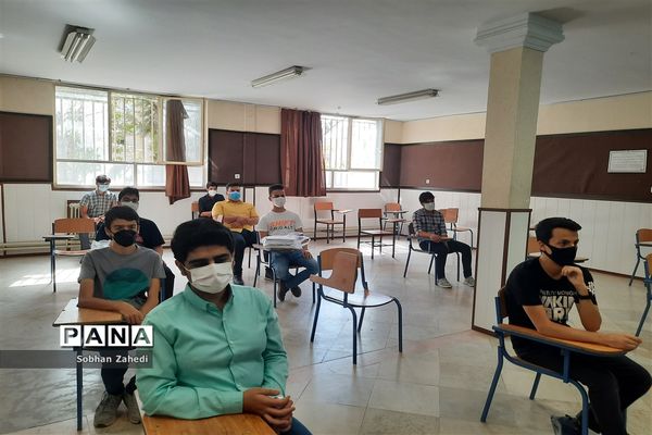 تقدیر از دانش‌آموزان مدرسه شهید بهشتی رودهن