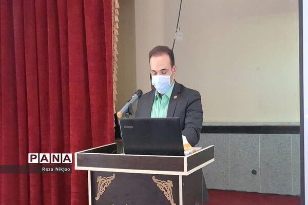نشست تخصصی مدیران متوسطه در ناحیه یک بهارستان
