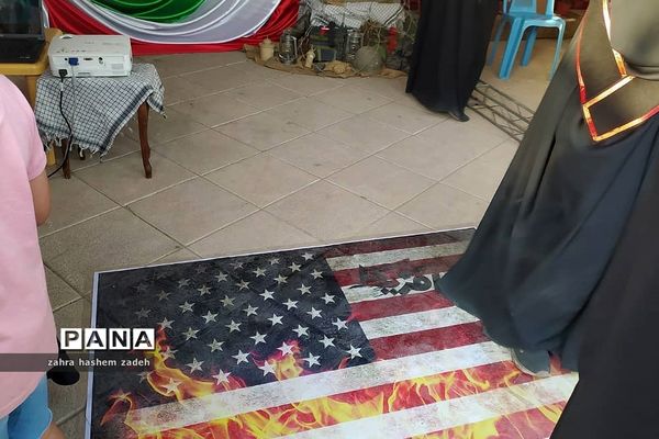 نمایشگاه هشت سال جنگ دفاع مقدس در فرهنگسرای ولا شهرری