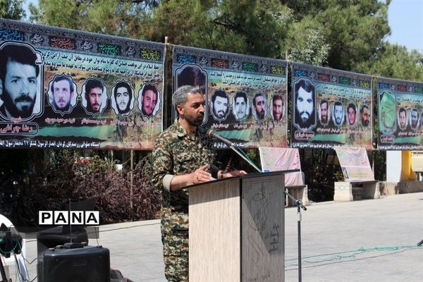 برنامه متمرکز هفته دفاع مقدس و گرامیداشت یاد و خاطره شهدا همراه با اهدا گل به شهدای دفاع مقدس