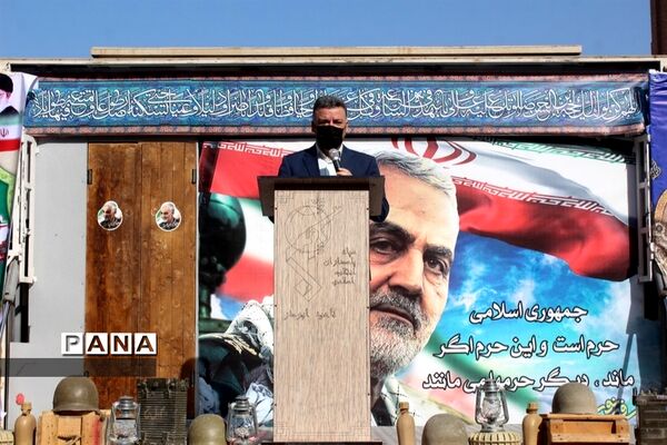 برنامه متمرکز هفته دفاع مقدس و گرامیداشت یاد و خاطره شهدا همراه با اهدا گل به شهدای دفاع مقدس