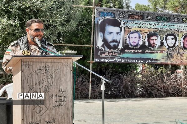 برنامه متمرکز هفته دفاع مقدس و گرامیداشت یاد و خاطره شهدا همراه با اهدا گل به شهدای دفاع مقدس