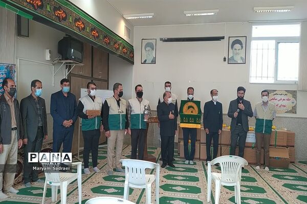 اهدای۵۰۰پک لوازم التحریرازطرف کانون خدمت رضوی شهرستان گلپایگان