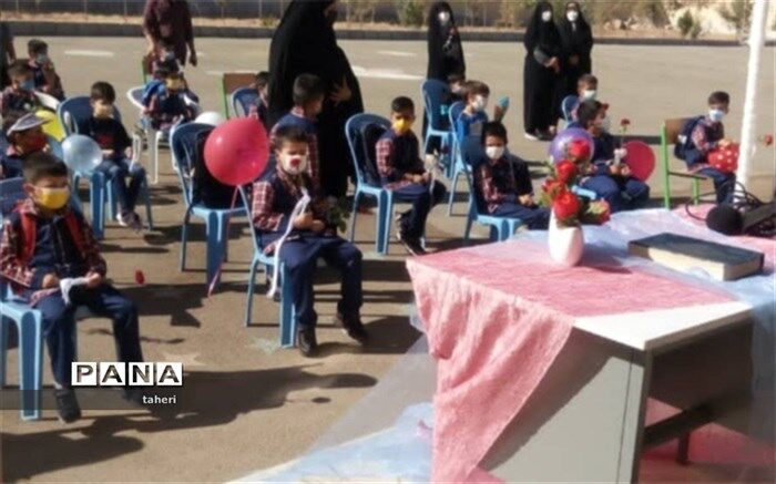 قدم نهادن نوگلان در عرصه علم و دانش با نواختن زنگ شکوفه‌ها