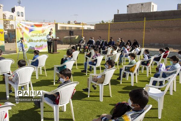 مراسم نمادین جشن شکوفه‌ها و غنچه‌ها در دبستان دین و دانش شهر نیم‌ور
