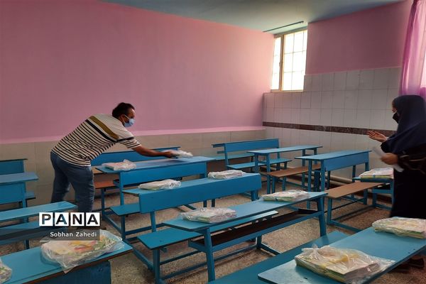 جشن شکوفه‌ها در مدرسه ابتدایی ایمان رودهن