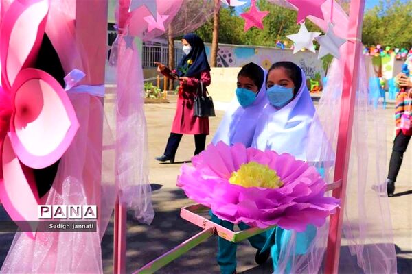 زنگ شکوفه‌ها در مدارس آباده