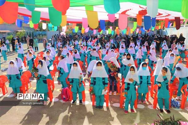 زنگ شکوفه‌ها در مدارس آباده
