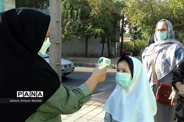 جشن شکوفه‌ها در مدرسه مهدی دوست ناحیه یک ری