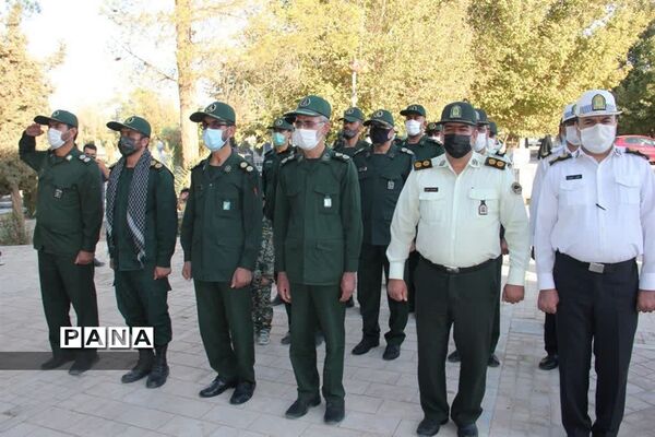 عطرافشانی وغبارروبی گلزارشهدای ابرکوه