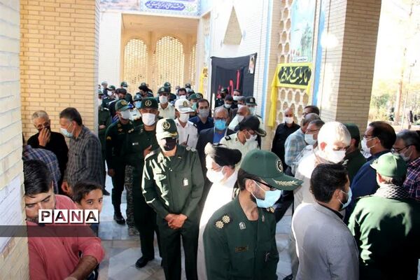 عطرافشانی وغبارروبی گلزارشهدای ابرکوه