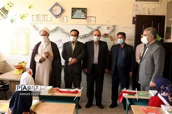 برپایی جشن شکوفه‌ها در دبستان کوثر شهرستان جعفرآباد قم