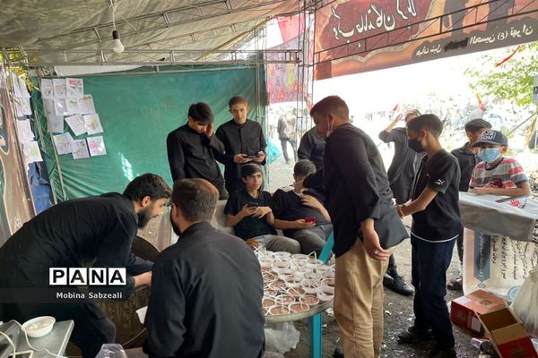 برپایی موکب جاماندگان کربلا در روز اربعین