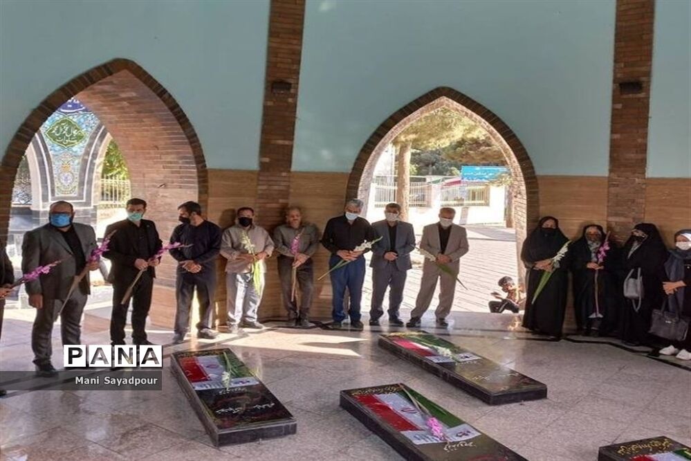 برگزاری مراسم غبار روبی و عطرافشانی گلزار شهدای شهر مشکین دشت کرج