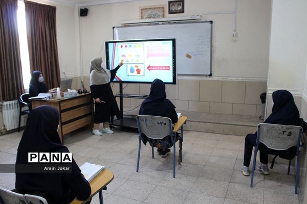 آیین نواختن زنگ آغاز سال تحصیلی در فارس