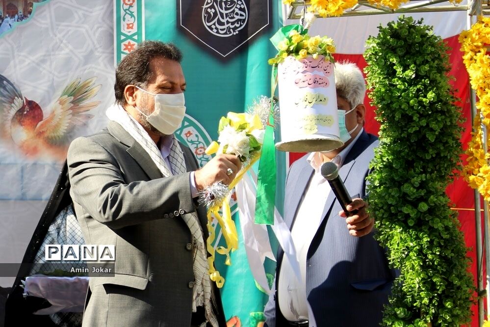آیین نواختن زنگ آغاز سال تحصیلی در فارس