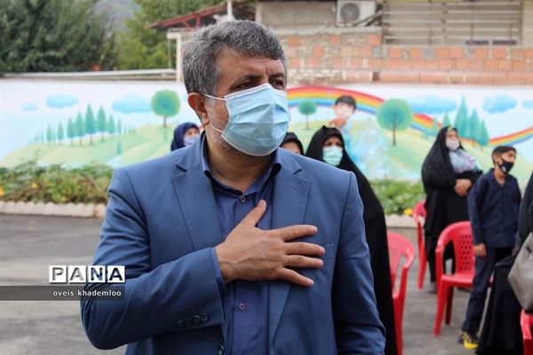 آیین آغاز سال تحصیلی در دبستان سعادت شهرستان گلوگاه