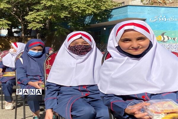 آیین بازگشایی مدارس منطقه ۱۷، در مدرسه شهدای گمنام