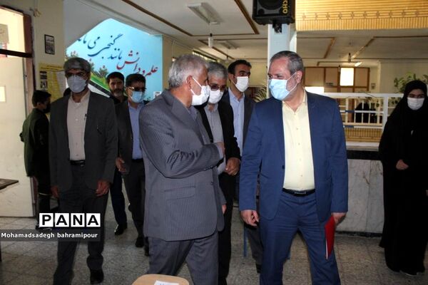 آیین نواختن زنگ مهر،  ایثار مهر و مقاومت با حضور مشاور وزیر و قائم مقام سازمان دانش‌آموزی کشور
