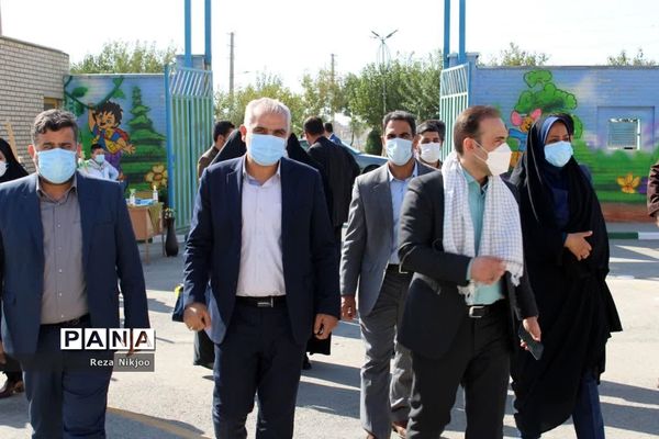 نواخته شدن زنگ بازگشایی مدارس شهرستان بهارستان