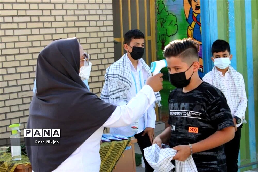 نواخته شدن زنگ بازگشایی مدارس شهرستان بهارستان