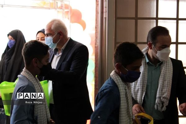 نواخته شدن زنگ بازگشایی مدارس شهرستان بهارستان