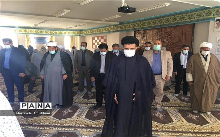 نماز شوق وصل در مدارس چهارمحال و بختیاری اقامه شد