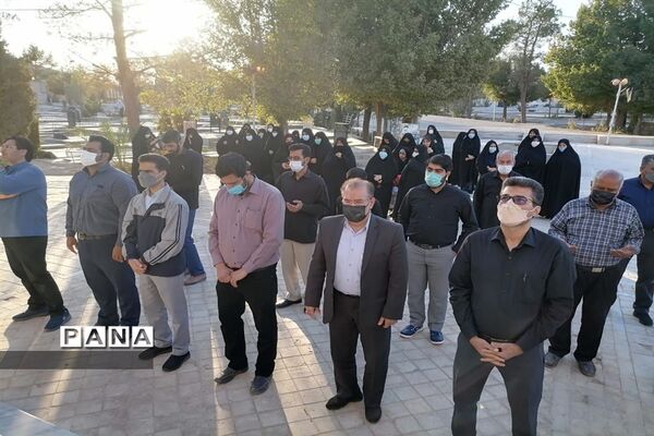 برگزاری همایش پیاده روی در ابرکوه به مناسبت هفته دفاع مقدس