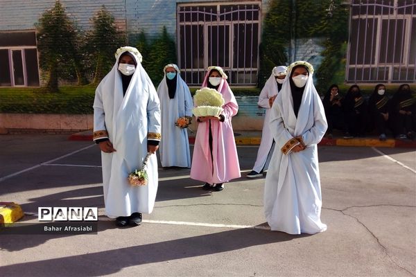 نواختن زنگ ایثار در دبیرستان شاهد بهشت رباط کریم