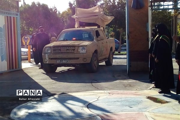 نواختن زنگ ایثار در دبیرستان شاهد بهشت رباط کریم