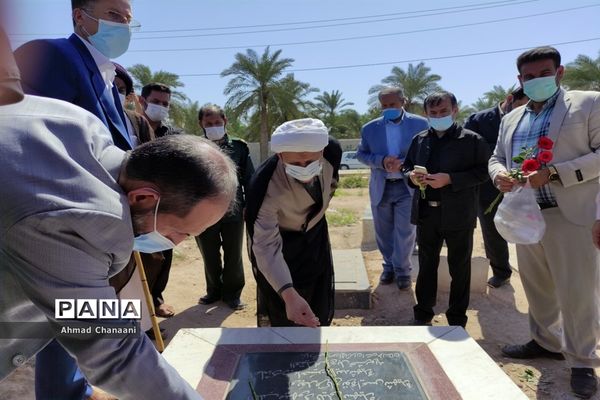 برگزاری مراسم غبار روبی و عطر افشانی مزار شهدای کوت سیدصالح