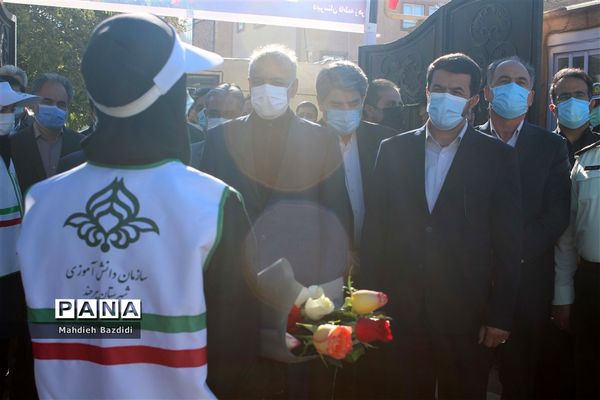 زنگ نمادین آغاز سال تحصیلی جدید در بیرجند