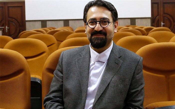 خداحافظی حسینی از معاونت هنری؛ حریم هنر دور و نزدیک ندارد
