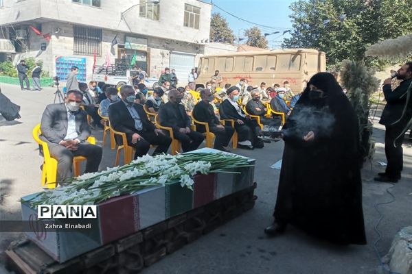 برگزاری مراسم گرامیداشت شهدا در اداره آموزش و پرورش ملارد