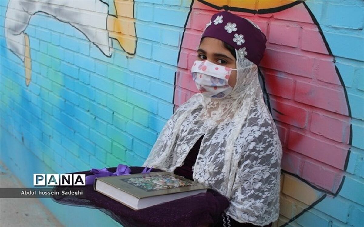 تحویل مدارک تحصیلی دانش‌آموز به والدین یا سرپرست قانونی با تشخیص مدیر