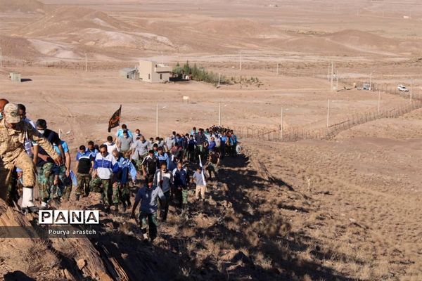 برگزاری همایش کوه‌پیمایی در مرکزآموزش ۰۴ امام رضا(ع) نزاجا به مناسبت هفته دفاع مقدس