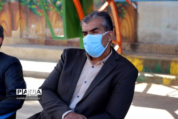 نواختن زنگ ایثار ومقاوت دردبیرستان شیخ هادی هادوی بیرجند