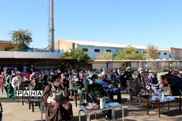 نواختن زنگ ایثار ومقاوت دردبیرستان شیخ هادی هادوی بیرجند