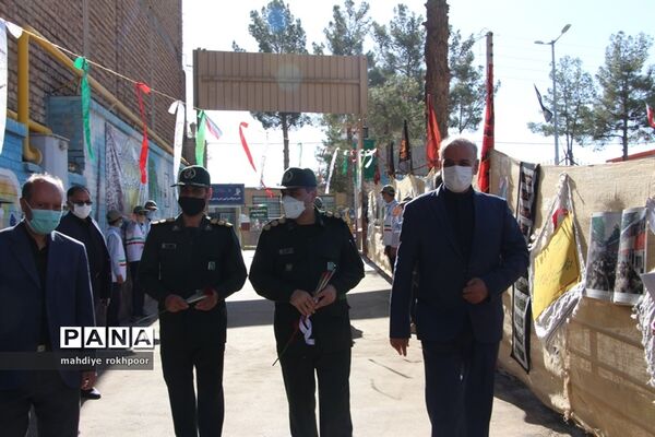 نواختن زنگ ایثار ومقاوت دردبیرستان شیخ هادی هادوی بیرجند