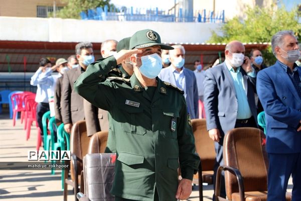 نواختن زنگ ایثار ومقاوت دردبیرستان شیخ هادی هادوی بیرجند