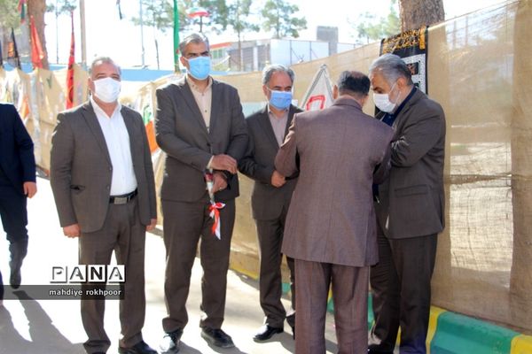 نواختن زنگ ایثار ومقاوت دردبیرستان شیخ هادی هادوی بیرجند