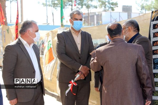 نواختن زنگ ایثار ومقاوت دردبیرستان شیخ هادی هادوی بیرجند