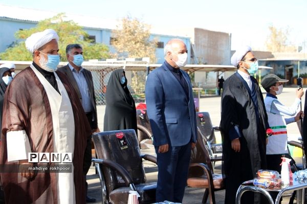 نواختن زنگ ایثار ومقاوت دردبیرستان شیخ هادی هادوی بیرجند