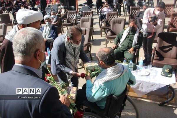 آیین استانی نواختن زنگ ایثار و مقاومت در مدرسه شاهد دالکی ناحیه 1 شیراز